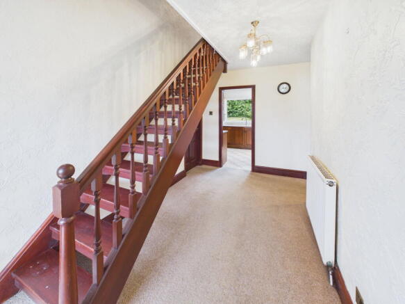 4 bed Detached for sale Image 8