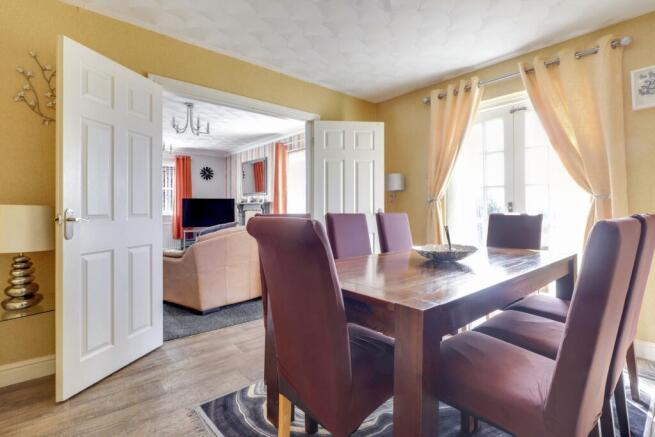 4 bed Detached for sale Image 8