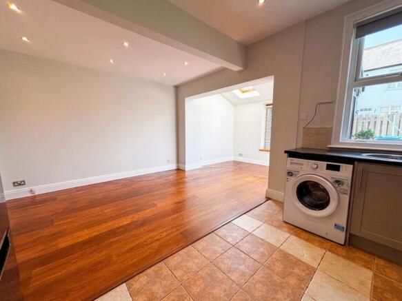 3 bed End of Terrace to rent Image 7
