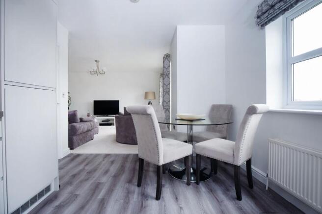 2 bed Flat for sale Image 4