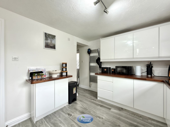 4 bed Detached for sale Image 11