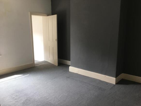 2 bed House to rent Image 5