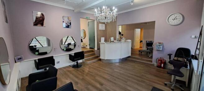 Front salon 51.jpg