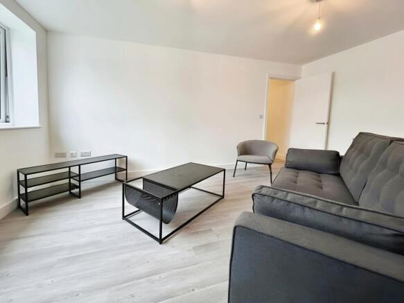 2 bed Apartment to rent Image 8