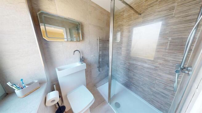 3 bed Terraced for sale Image 12