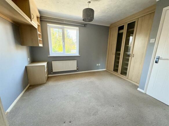 7. bed1b.jpg
