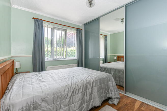 5 bed Detached for sale Image 12