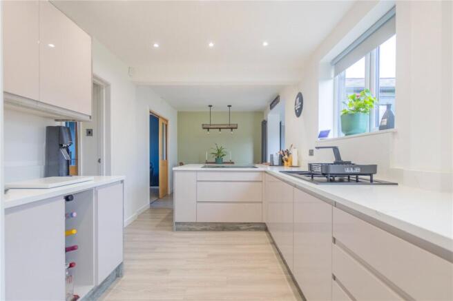 4 bed Detached for sale Image 5