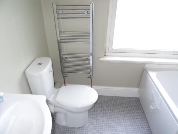 3 bed House to rent Image 6