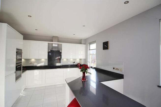 Kitchen 1.JPG