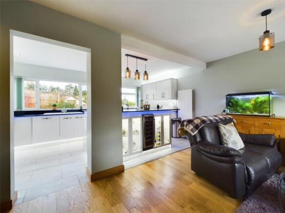 Kitchen / Lounge