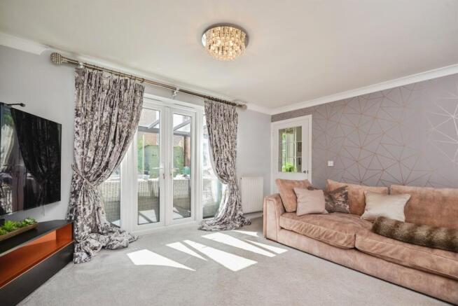 4 bed Detached for sale Image 8