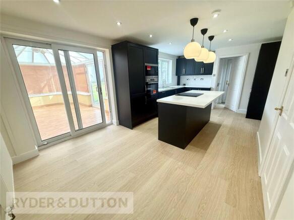 4 bed Detached to rent Image 7
