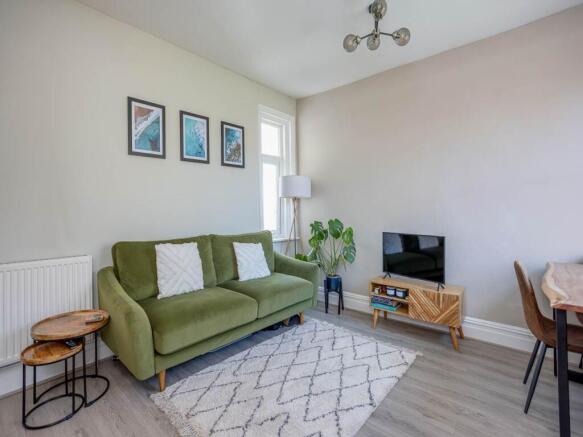 56 stourcliffe loung
