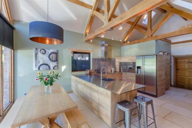 8362256-interior24.jpg