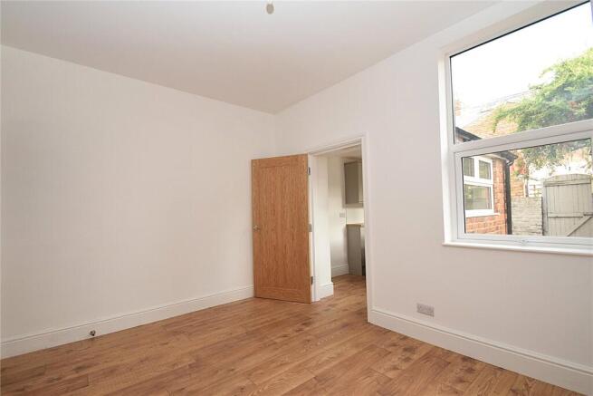 3 bed Terraced to rent Image 5