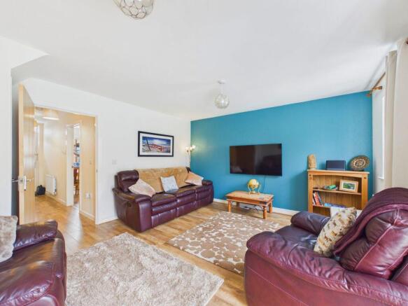 3 bed Semi-Detached for sale Image 2