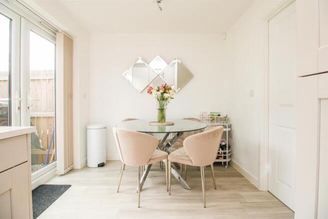 2 bed Town House for sale Image 4