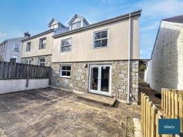 5, Antron Hill, Penryn TR10 9HH