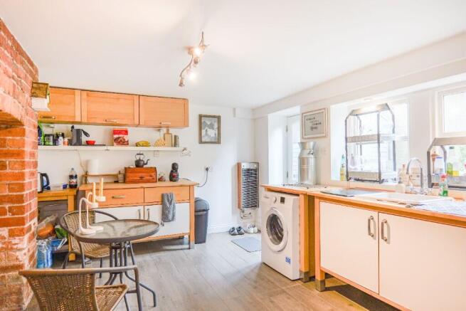 1 bed Flat for sale Image 6