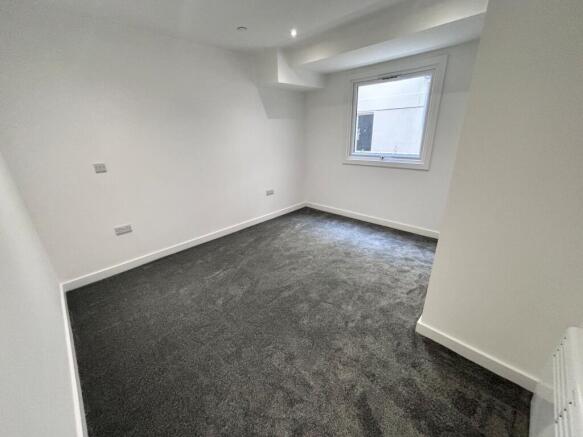 1 bed Apartment to rent Image 4