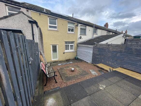 Rear garden 4.JPG
