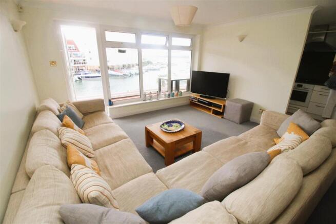 lounge 2.JPG