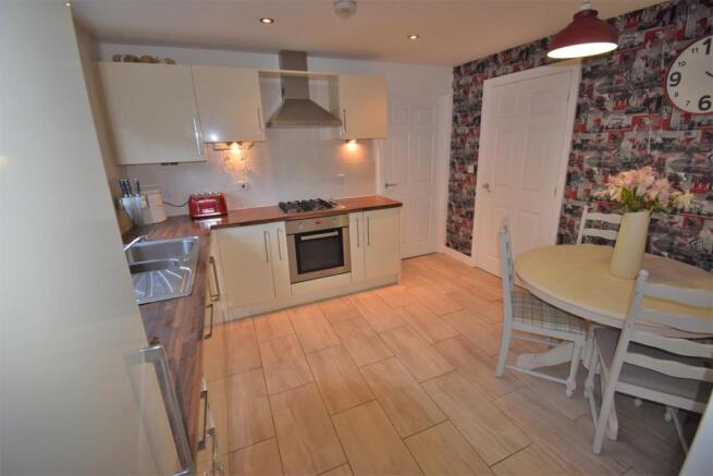 Kitchen aspect 2