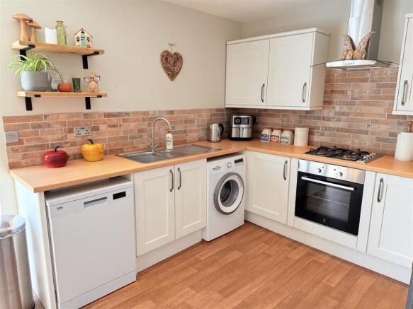 2 bed Terraced for sale Image 8