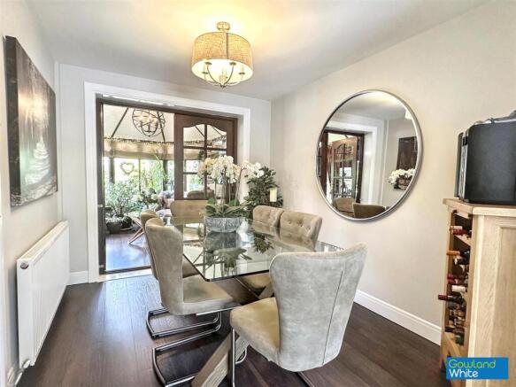 4 bed Semi-Detached for sale Image 8