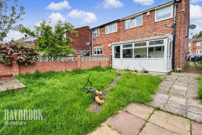 3 bed Semi-Detached for sale Image 11