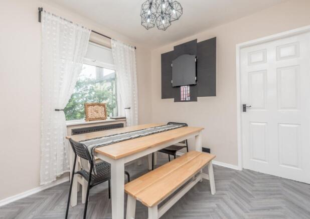 4 bed Semi-Detached for sale Image 7