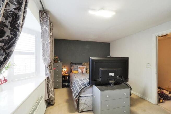 3 bed Terraced for sale Image 12
