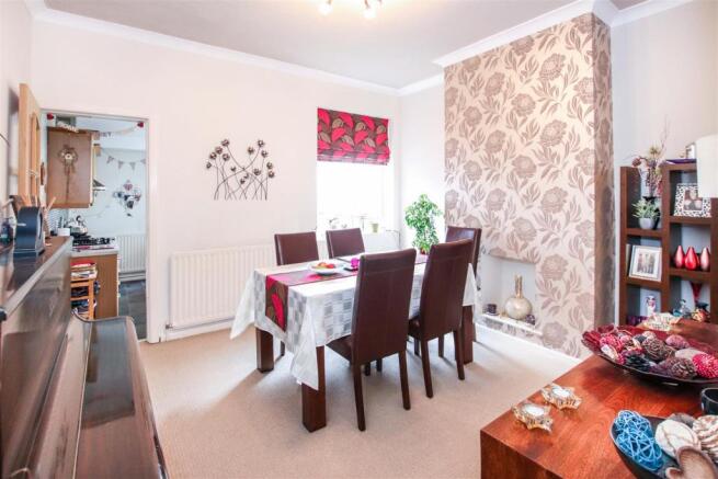 SEPARATE DINING ROOM