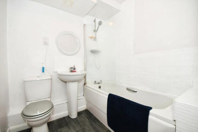 2 bed Flat for sale Image 11