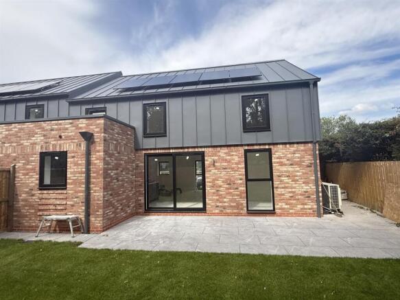3 bed Semi-Detached for sale Image 4