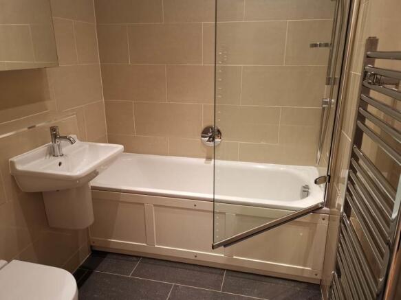 Bathroom image 2