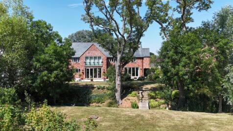 Grange Close, Corse