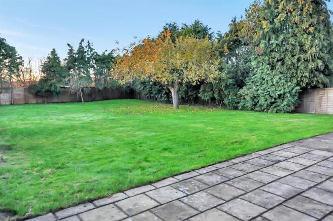 Rear Garden (2).jpg
