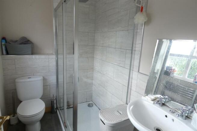 ENSUITE SHOWER ROOM