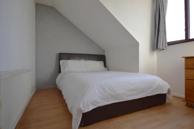 Double Room to Rent in Shared House