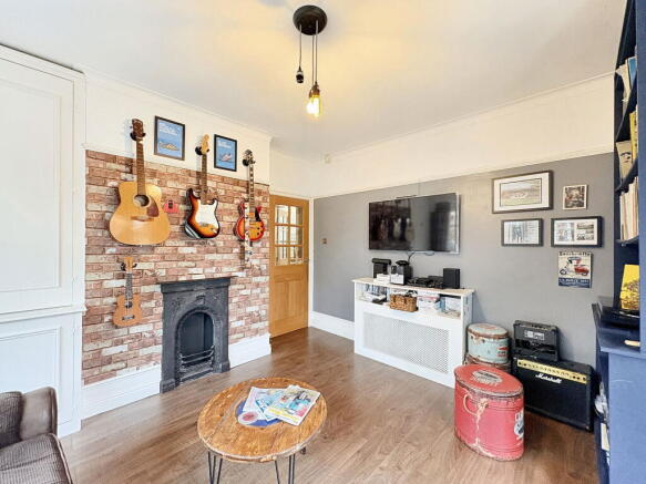 4 bed Detached for sale Image 7