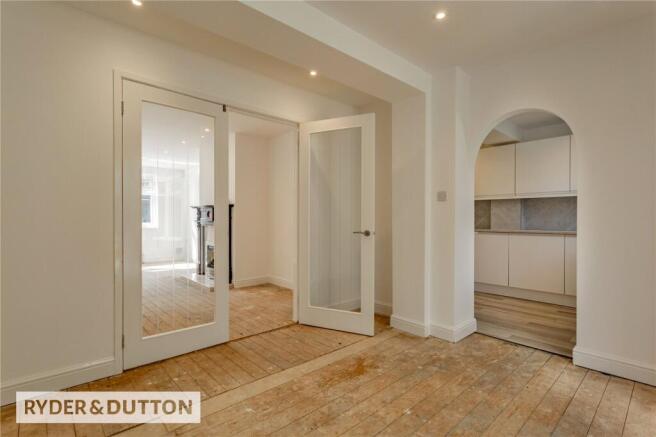 5 bed Semi-Detached for sale Image 8