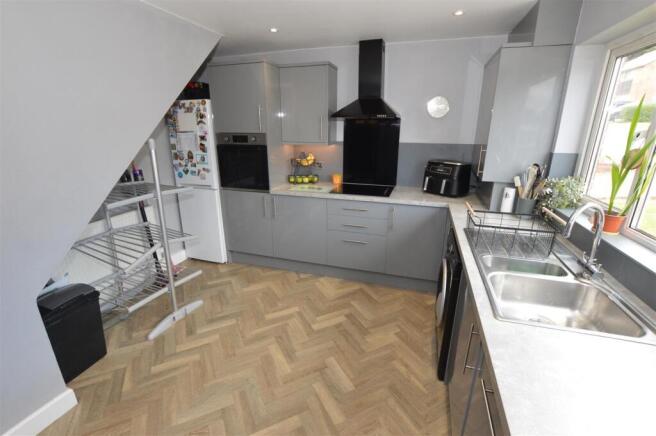3 bed Semi-Detached for sale Image 4