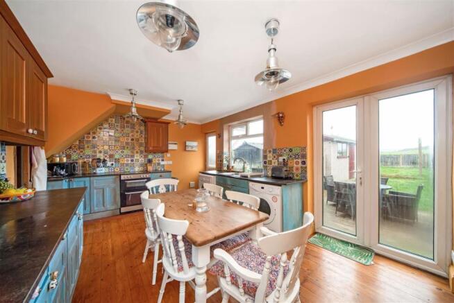 OPEN PLAN DINING KITCHEN