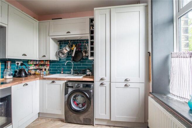 3 bed Terraced for sale Image 6