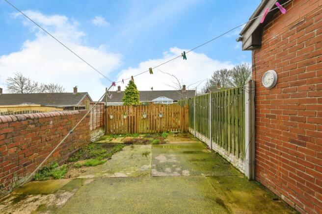 2 bed Semi-Detached for sale Image 9