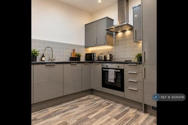 2 bed Flat to rent Image 5