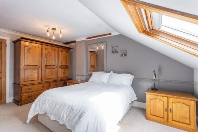 4 bed Detached for sale Image 11