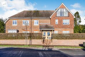 Flat 5, 67 Cedar House, Woodcrest Road, Purley CR8 4EY